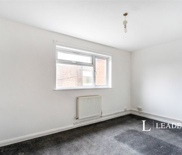 3 bedroom apartment to rent Park Parade, Havant, Hampshire, PO9 - Photo 5