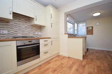 Wrenthorpe Road, Wrenthorpe, Wakefield - Photo 5