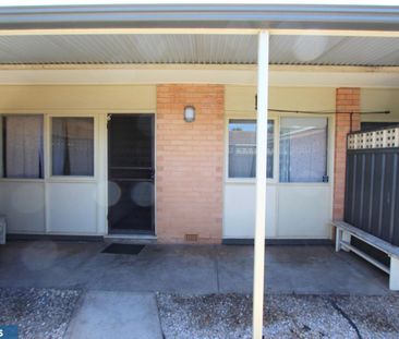 WELL PRESENTED UNIT IN EXCELLENT LOCATION - Photo 6