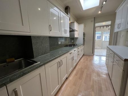 5 bedroom terraced house to rent - Photo 3