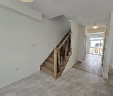 For Lease - 11 Greig Street, Brantford, Ontario - Photo 3