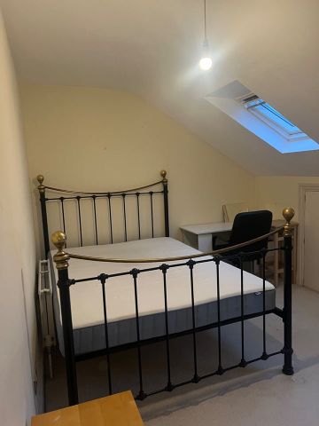 2 Bed Maisonette, Royal Park, BS8 - Photo 2