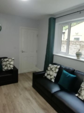 6 bedroom terraced house to rent - Photo 5