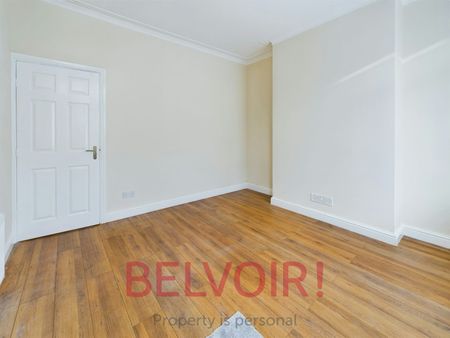 Terraced House to rent on - Photo 3