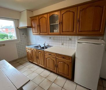 DOURGES: centre-ville maison de type 4 à 900 euros - Photo 4