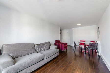 A modern two bedroom apartment set within the sought after Charter Quay development - Photo 2