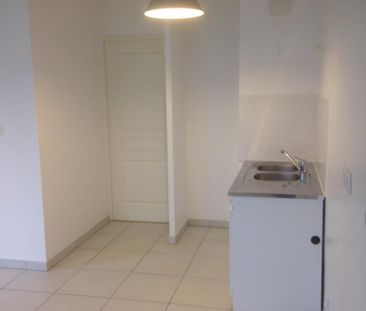 location Appartement T3 DE 54.2m² À DECINES CHARPIEU - Photo 1