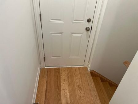 For Lease - 105 Picardy Drive, Hamilton, Ontario - Photo 4