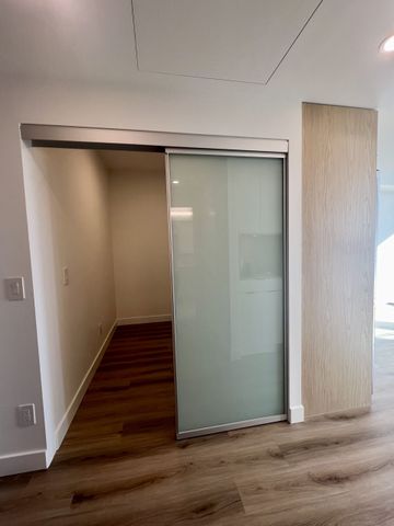 Bertram Beauty: 1 Bdrm+Den on the 28th Floor - Photo 2