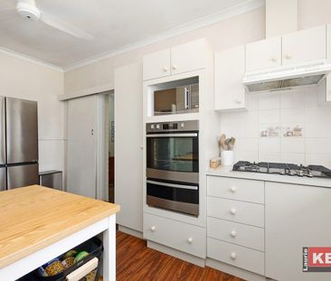 Charming character home, children & pet friendly yard! - Photo 6