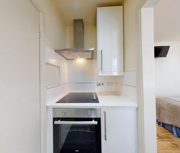 Studio to rent - Photo 2