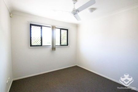 A 3 bedroom stand alone townhouse with double LU garage in sought after Corinda - Photo 3