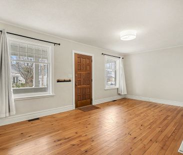 For Lease - 8 Carlotta Avenue, Vanier and Kingsview Park, Ontario - Photo 1