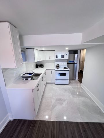 For Lease - 747 Botany Hill Crescent Unit# B, Newmarket, Ontario - Photo 4