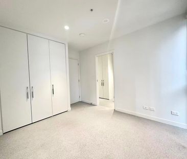 Spacious Amazing 2 Bedroom Apartment READY TO MOVE IN! - Photo 4