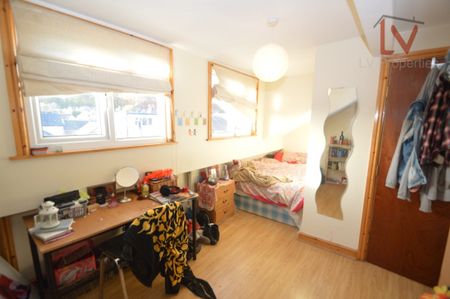 Estcourt Avenue - Photo 3