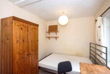 4 bedroom terraced house to rent - Photo 3