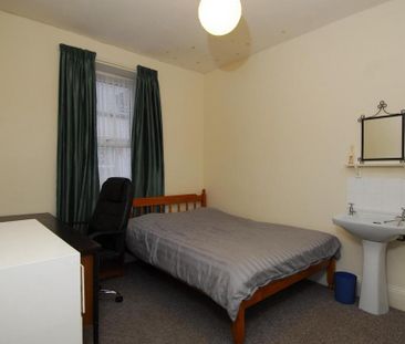 6 bedroom house to rent - Photo 2