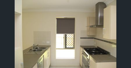 Your perfect family home awaits - Photo 5