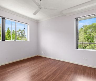 Perfect Location - Spacious and Well Appointed 2 Bedroom Apartment! - Photo 1