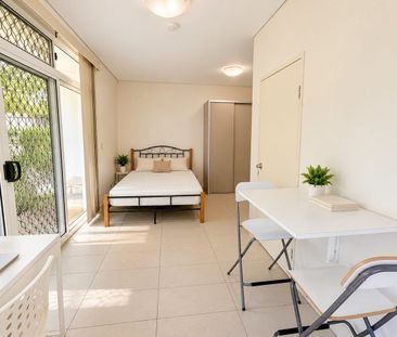 SELF CONTAINED STUDIO - Photo 2