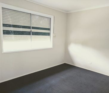 Spacious 4-Bedroom Family Residence on a Generous 746m² Block - Photo 4