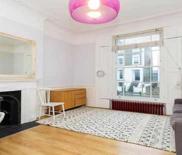 Spacious one bedroom set in period conversion - Photo 5