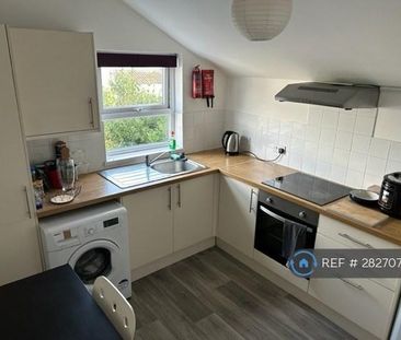 1 bedroom in a flat share to rent - Photo 4