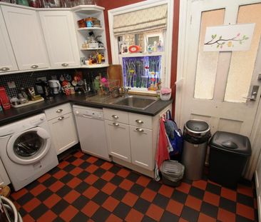 York Road, Byfleet, Surrey, KT14 - Photo 2