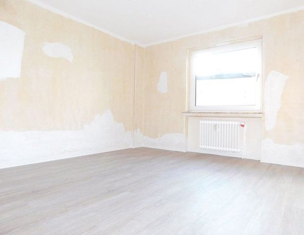 Frisch renovierte 2-Zi.-Whg. mit neuem Bad und neuem Boden - Photo 1