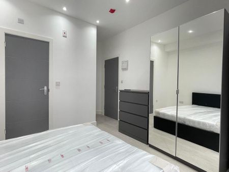 1 bedroom house of multiple occupation to rent - Photo 2