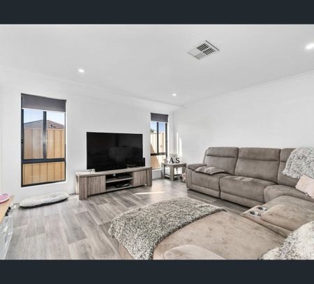 27 Faverolles Drive, Southern River, WA 6110 - Photo 5