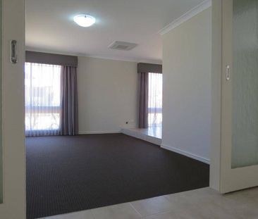 Spacious Comfort in Prime Karrinyup Location - Photo 1
