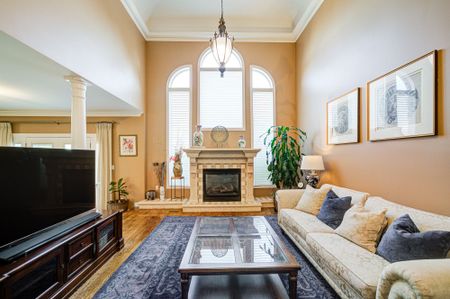 For Lease - 1388 Pinery Crescent, Oakville, Ontario - Photo 2