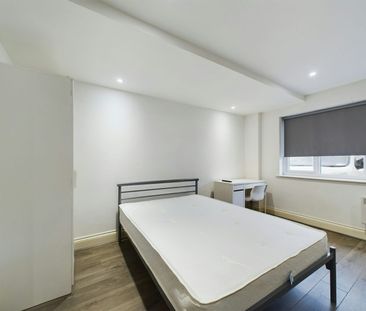 Studio flat to rent on - Photo 6