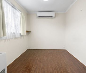 Cozy and Affordable Living in Lalor - Photo 3