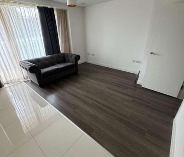 Flat, Caledonian Building, Mill Hill, NW7 - Photo 1