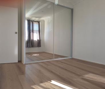 Fully Renovated Four Bedroom Family Home - Photo 4