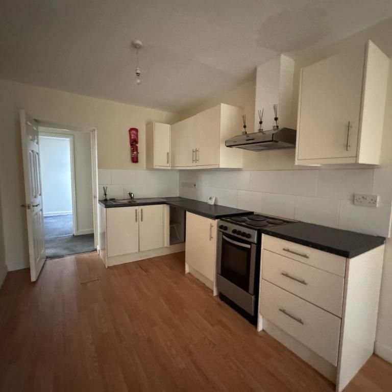 2 bedroom flat to rent - Photo 1