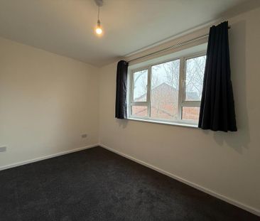 3 bedroom flat to rent - Photo 2