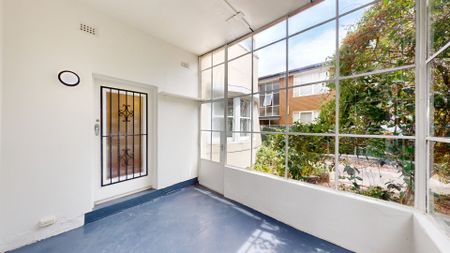 CHARMING ART DECO IN ELWOOD - Photo 3
