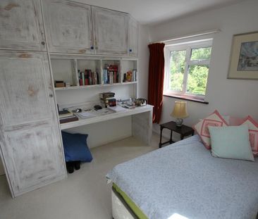 Pond Road, Woking - 2 bedrooms Property for lettings - Seymours - Photo 5