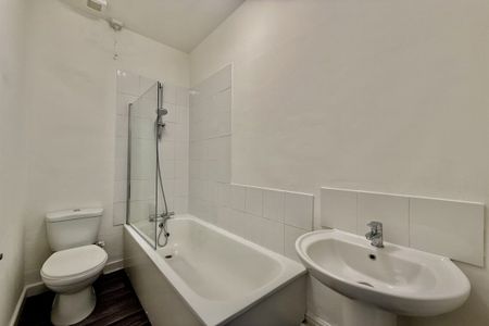 2 bed Flat Ramuz Drive, Westcliff-on-Sea, SS0 - Photo 5