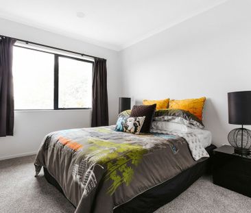 Stunning Modern Two-Storey Home with Mount Views & Bonus Downstairs... - Photo 4