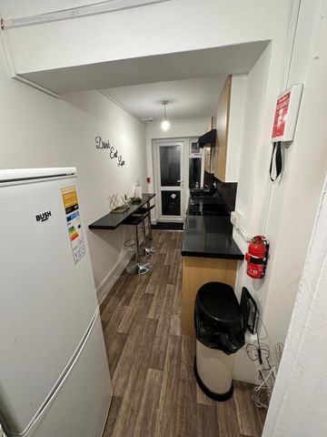 Rooms Available- TO LET- Pinner – HA5 - Photo 4