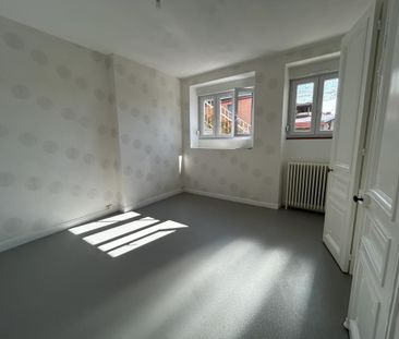 Location Appartement 3 pièces 70m² LE CREUSOT 71200 - Photo 2