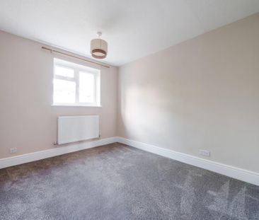 3 bedroom apartment to rent - Photo 3