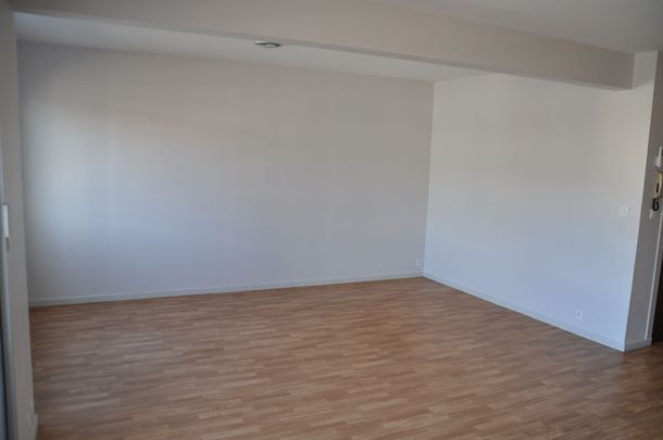 Appartement - 7 pièces - Salins/gare routière - Photo 1