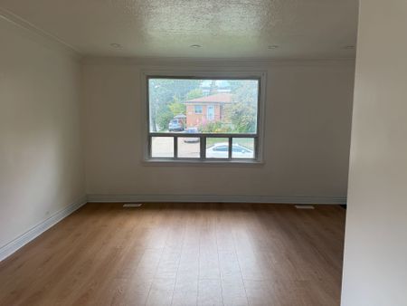 For Lease - 191 Burndale Avenue, Toronto, Ontario - Photo 5