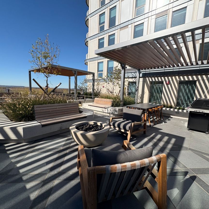 For Lease - 3240 William Coltson Avenue Unit# 1606, Oakville, Ontario - Photo 1